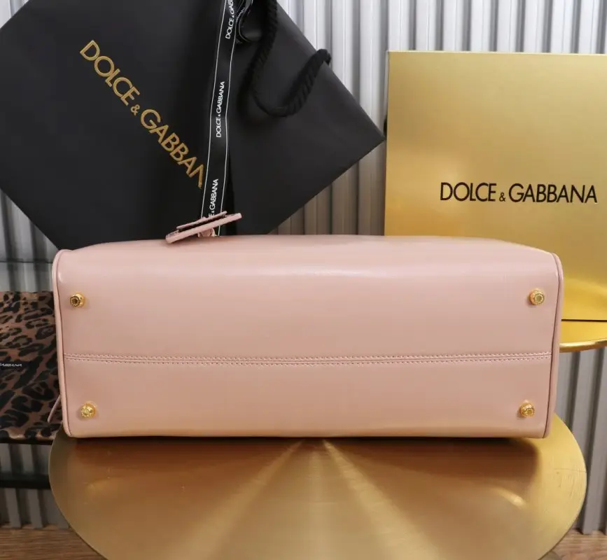Dolce & Gabbana Сумка Vittoria Medium Calfskin 30 см — Фото 4
