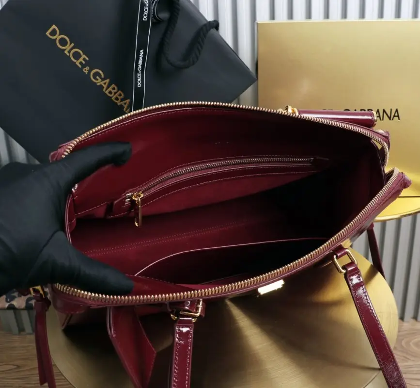 Dolce & Gabbana Сумка Vittoria Medium Calfskin 30 см — Фото 5