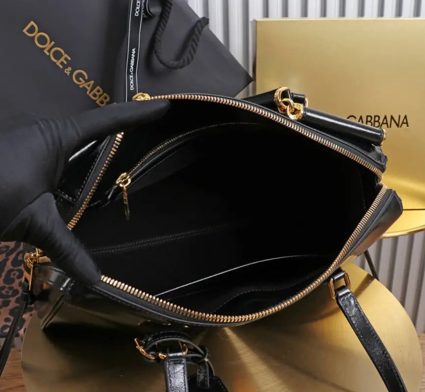 Dolce & Gabbana Сумка Vittoria Medium Calfskin 30 см — Фото 5