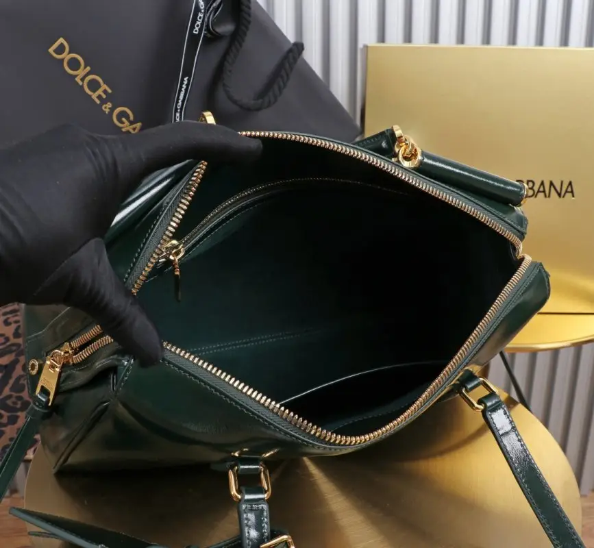 Dolce & Gabbana Сумка Vittoria Medium Calfskin 30 см — Фото 5