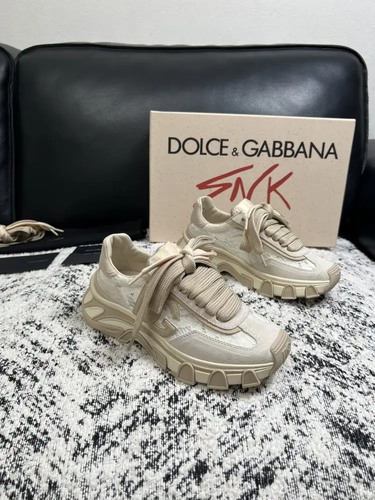 Dolce & Gabbana — Кросівки жіночі