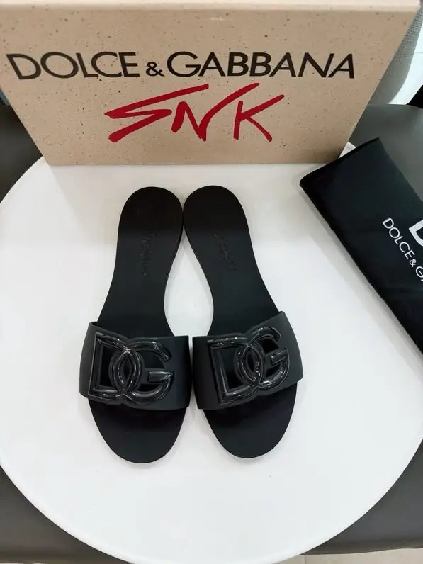 Dolce & Gabbana — Шлепанцы женские