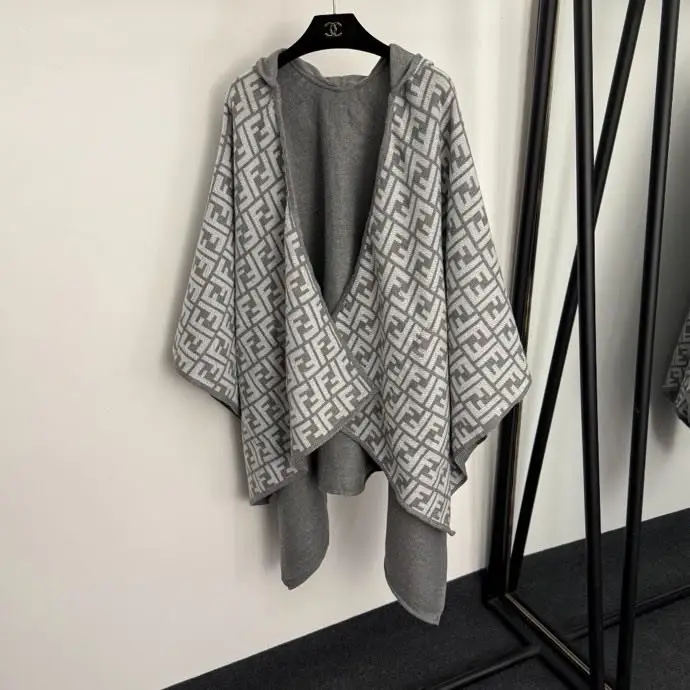 Fendi Bilateral knitted cardigan-cape — Photo 4