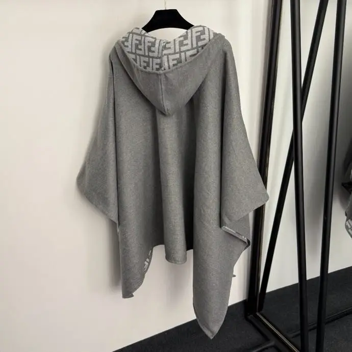 Fendi Bilateral knitted cardigan-cape — Photo 5