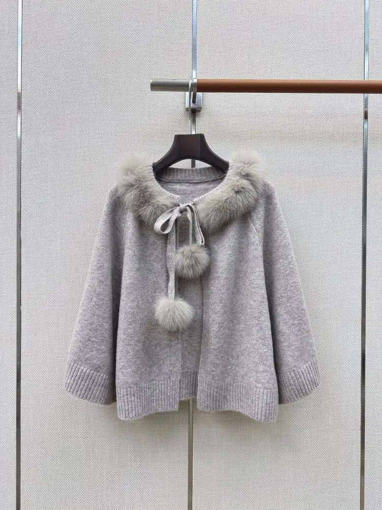 Fendi — Пальто-накидка з коміром з лисячого хутра