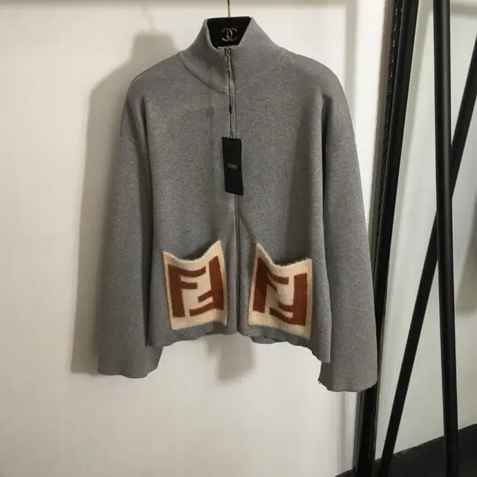 Fendi Костюм женский — Фото 3