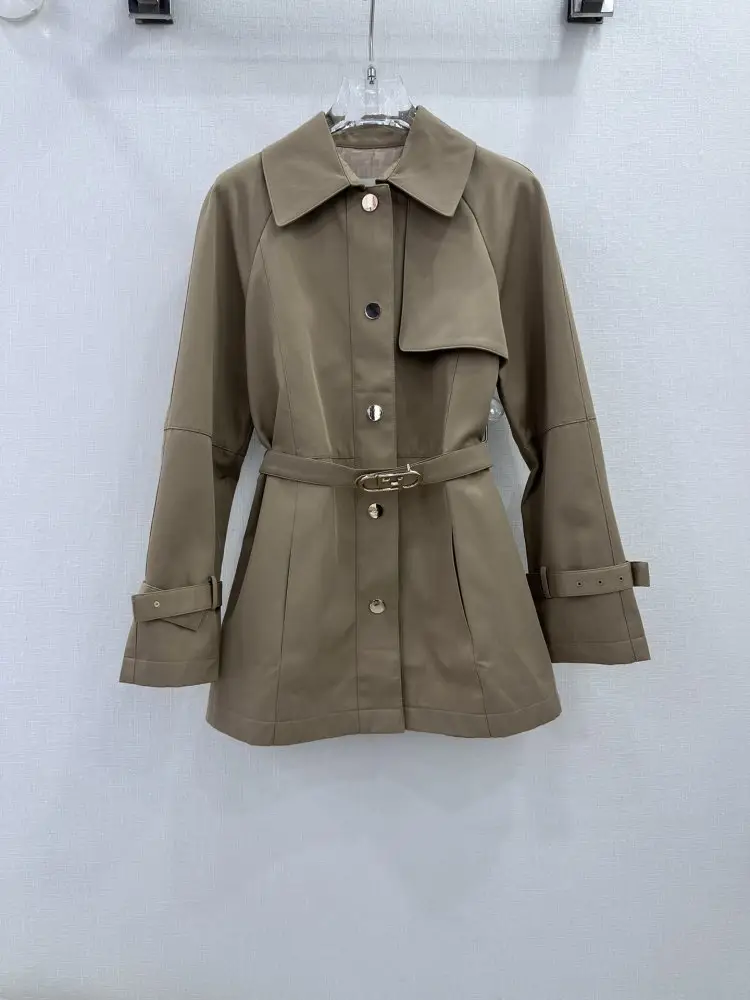 Fendi — Elegant a long trench from belt