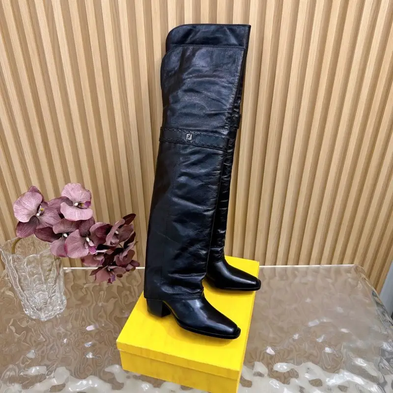 Fendi High women's leather boots — Photo 2