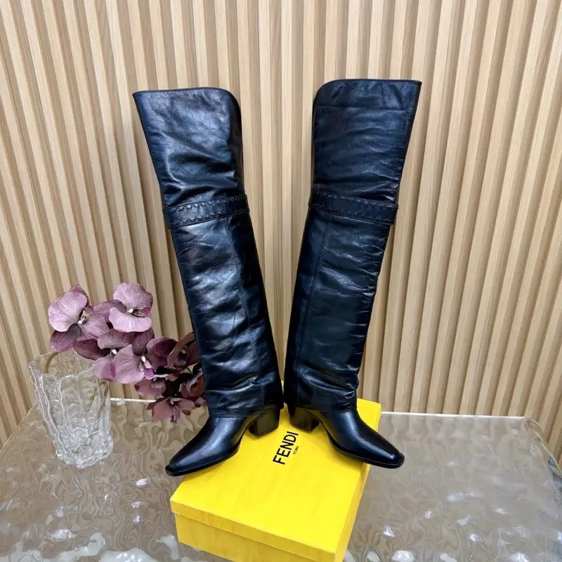 Fendi High women's leather boots — Photo 3
