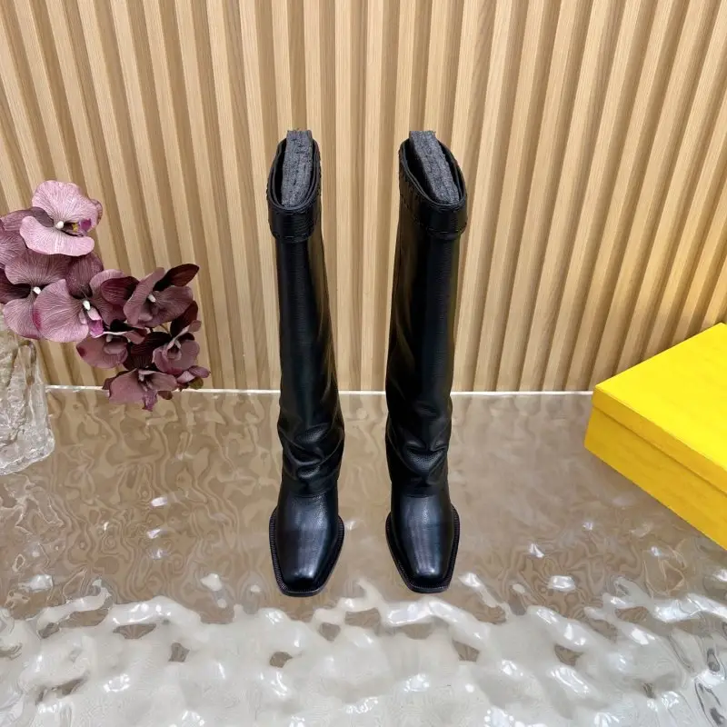 Fendi High women's leather boots — Photo 4