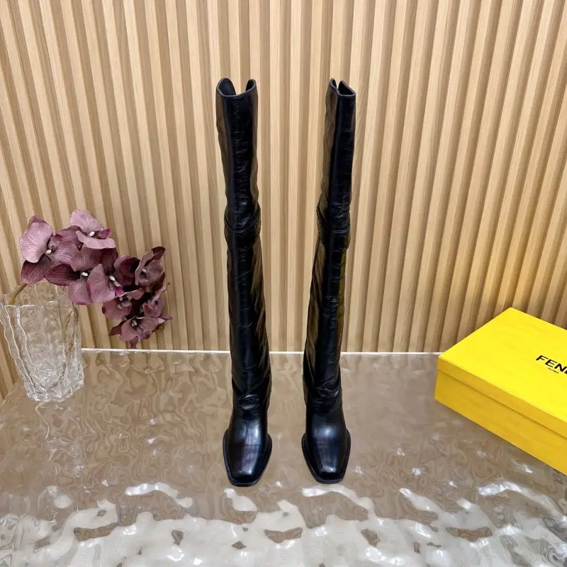 Fendi High women's leather boots — Photo 4