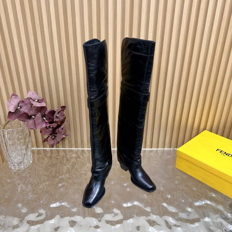 Fendi High women's leather boots — Photo 5