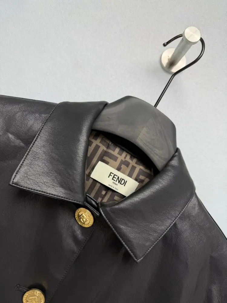Fendi Куртка женская — Фото 2