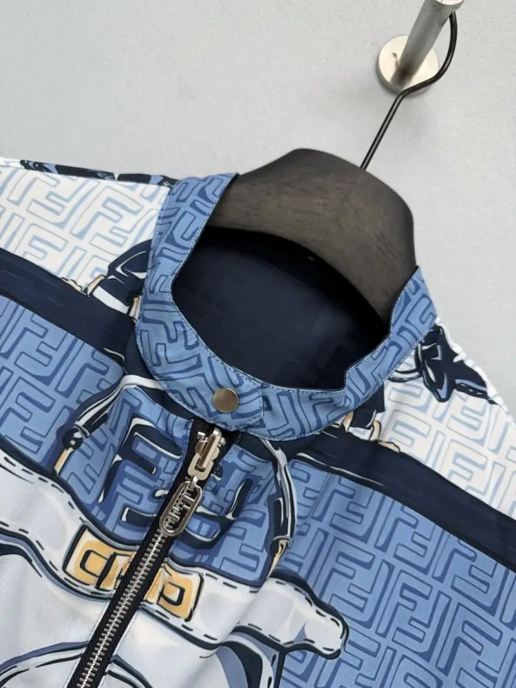 Fendi Куртка женская — Фото 2