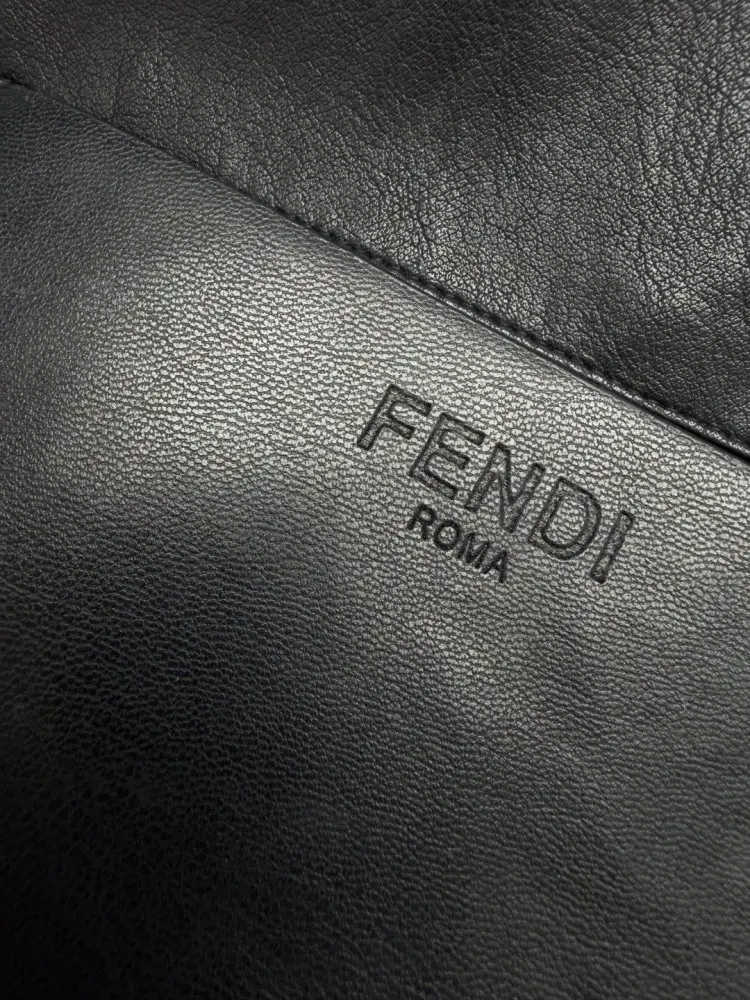 Fendi Куртка женская — Фото 5