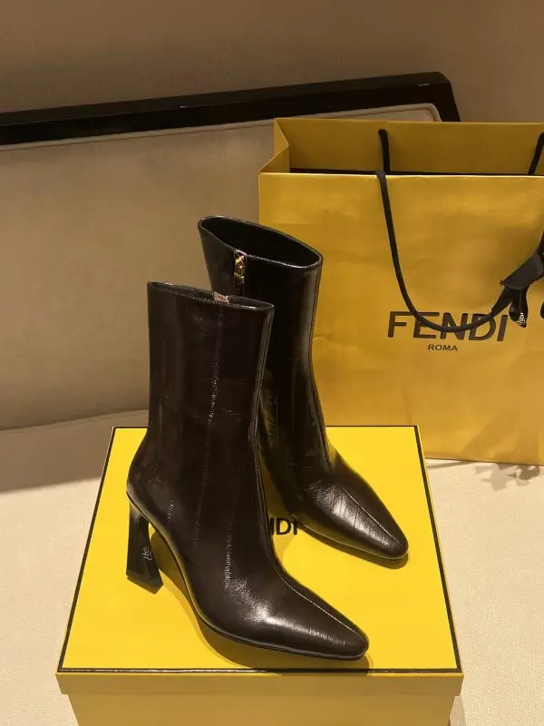 Fendi Leather women's Ankle boots Fendi Arco — Photo 4