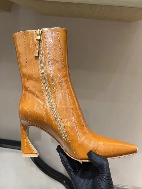 Fendi Leather women's Ankle boots Fendi Arco — Photo 4
