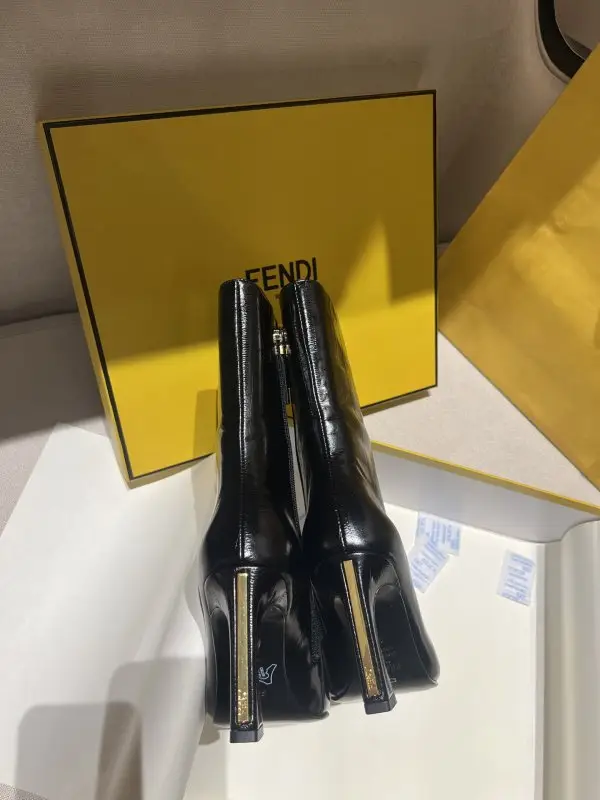 Fendi Leather women's Ankle boots Fendi Arco — Photo 5