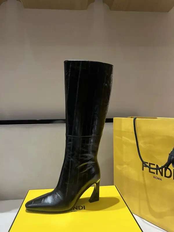 Fendi Шкіряні жіночі чоботи Fendi Arco — Фото 4