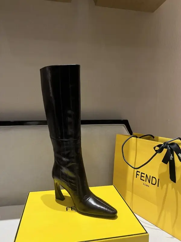 Fendi Шкіряні жіночі чоботи Fendi Arco — Фото 5