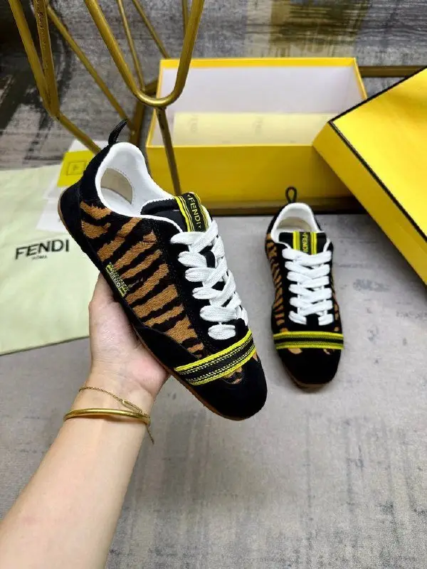 Fendi — Кросівки Wrap жіночі