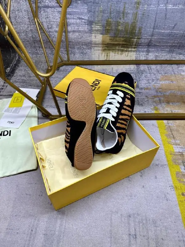 Fendi Кросівки Wrap жіночі — Фото 3