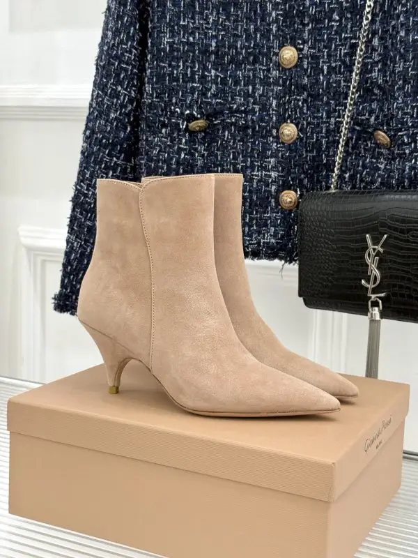 Gianvito Rossi — Ботильйони з гострим носком і бічний блискавкою