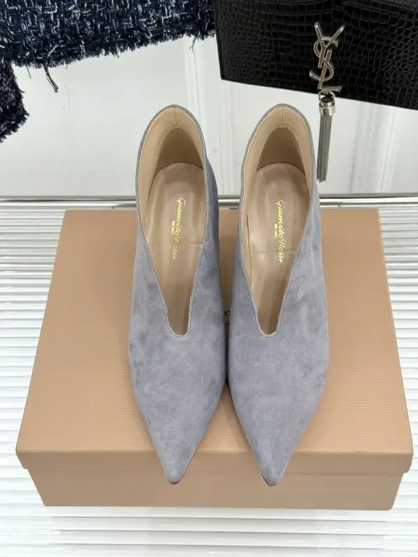 Gianvito Rossi Ботильоны на высоком каблуке с острым носком — Фото 4