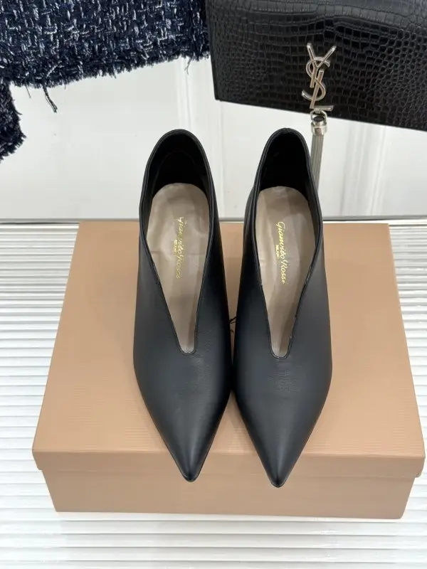 Gianvito Rossi Ботильоны на высоком каблуке с острым носком — Фото 4