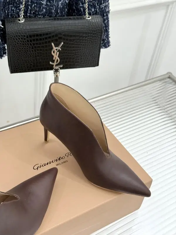 Gianvito Rossi Ботильйони на високому підборах з гострим носком — Фото 5