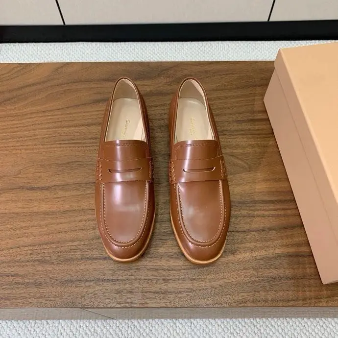 Gianvito Rossi — Лоферы женские