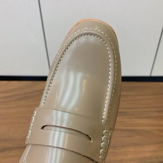 Gianvito Rossi Лоферы жіночі — Фото 5