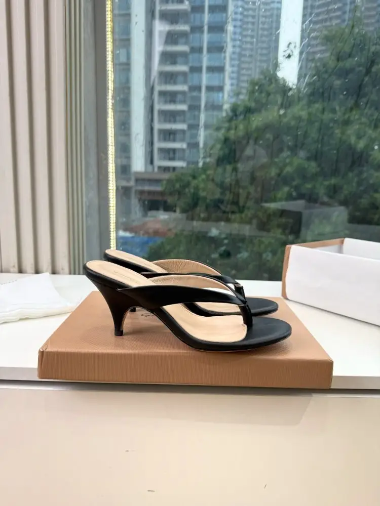 Gianvito Rossi — Босоніжки