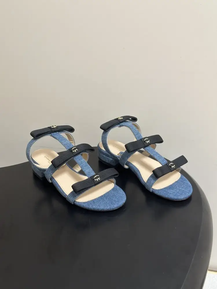 Gianvito Rossi — Босоніжки