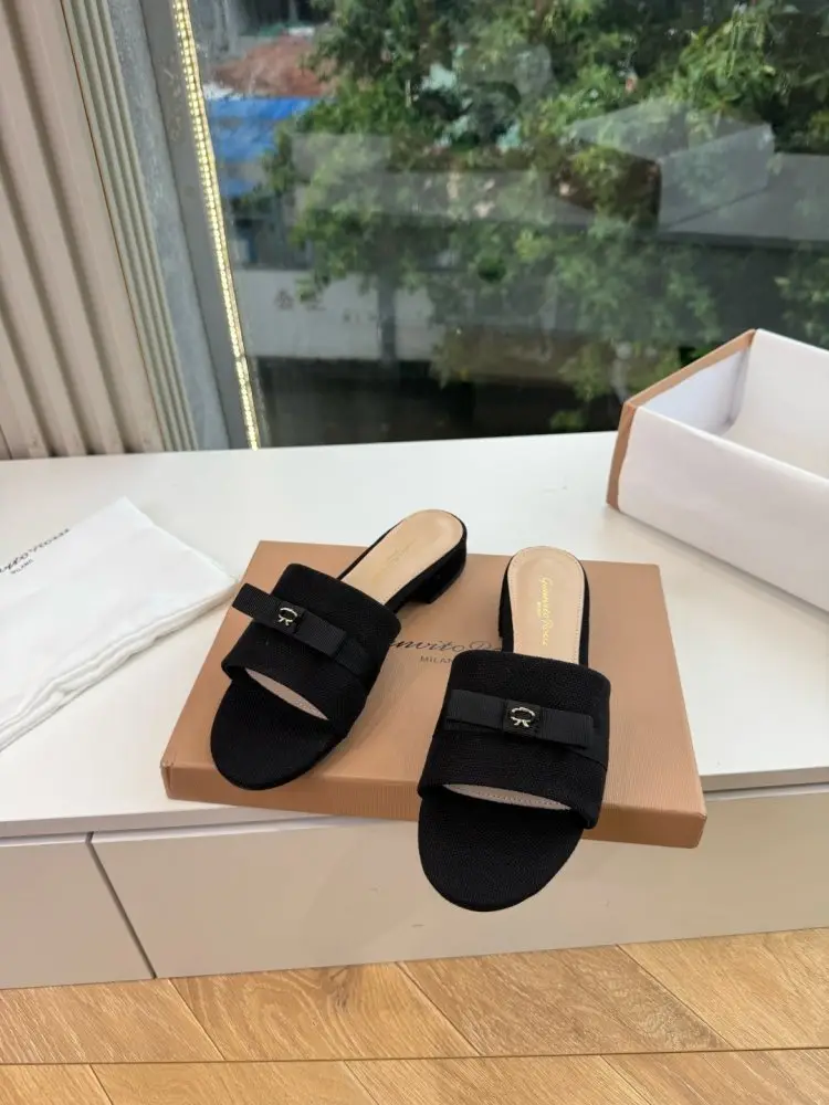 Gianvito Rossi — Шлепанцы женские