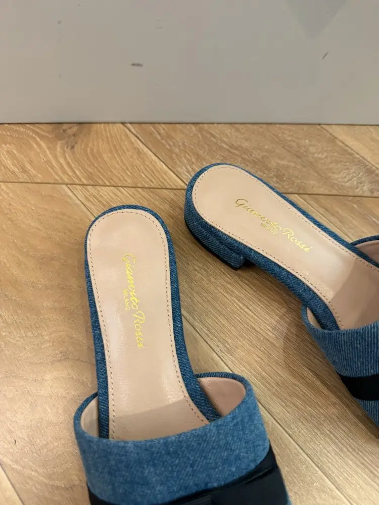 Gianvito Rossi Шльопанці жіночі — Фото 4