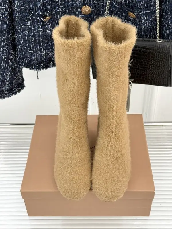 Gianvito Rossi Woolen Ankle boots on high heel — Photo 4