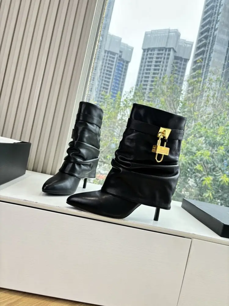 Givenchy — Ботильйони на високому підборах
