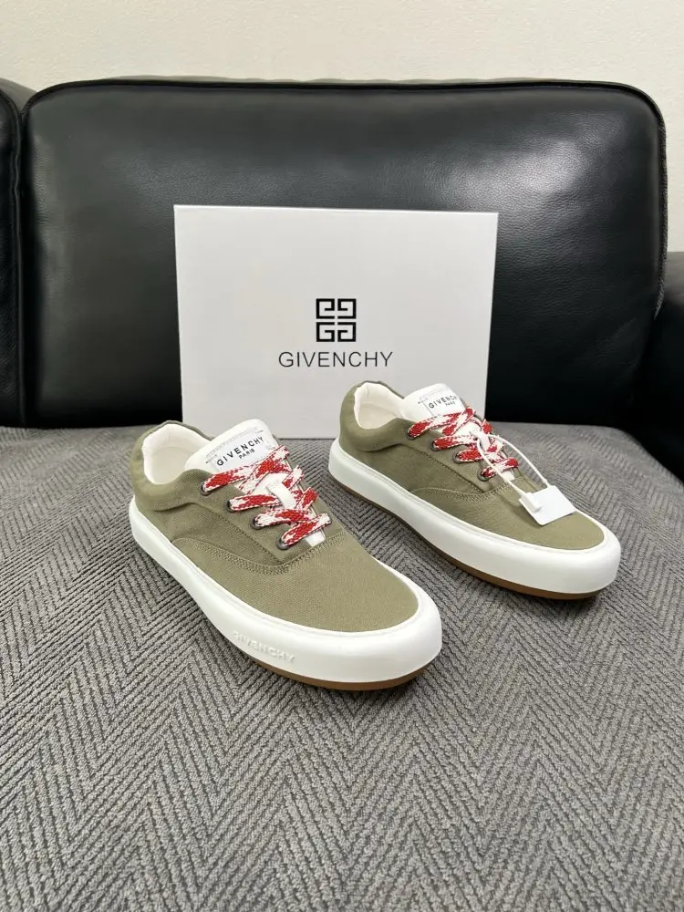 Givenchy — Sneakers men's
