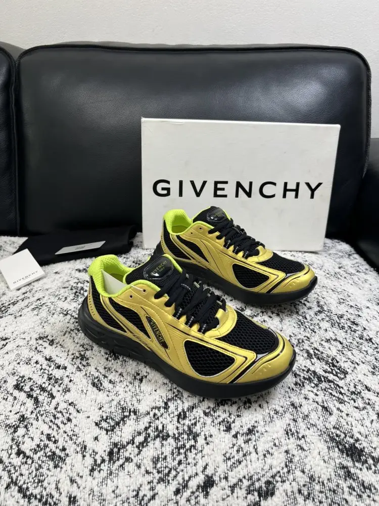 Givenchy — Sneakers men's