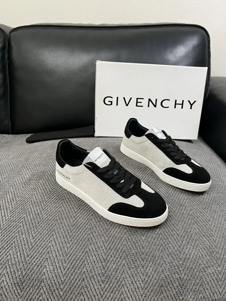 Givenchy — Sneakers men's