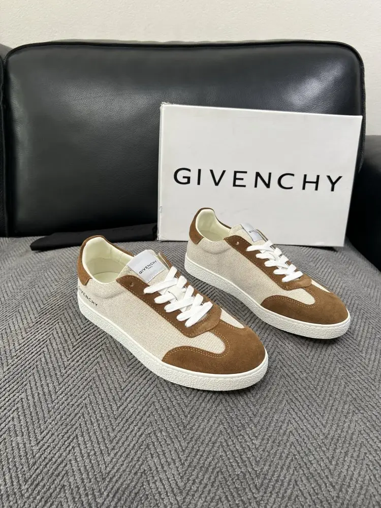 Givenchy — Sneakers men's