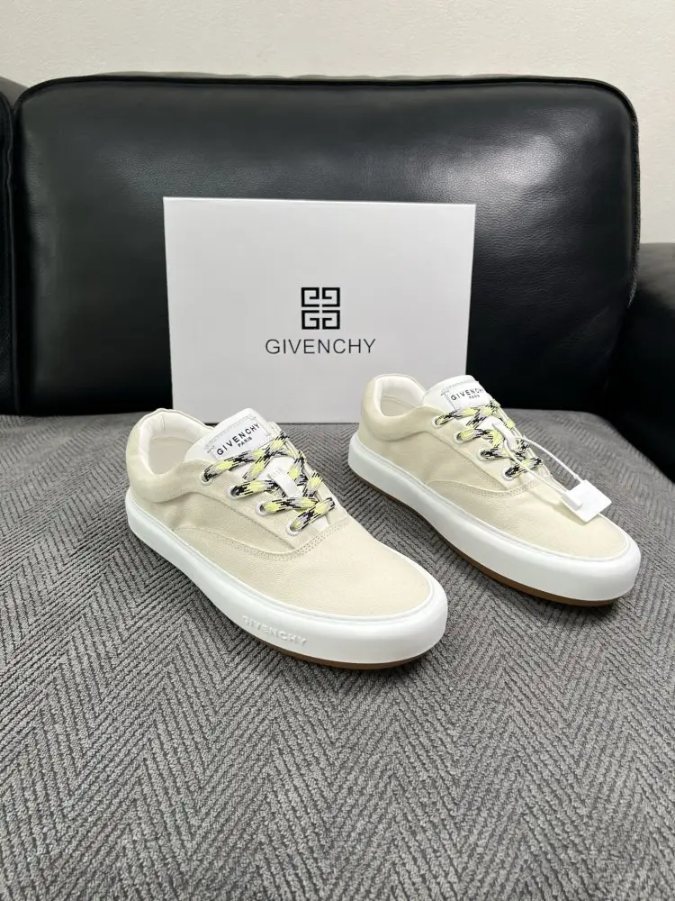 Givenchy — Sneakers men's