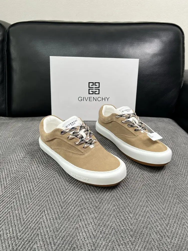 Givenchy — Sneakers men's