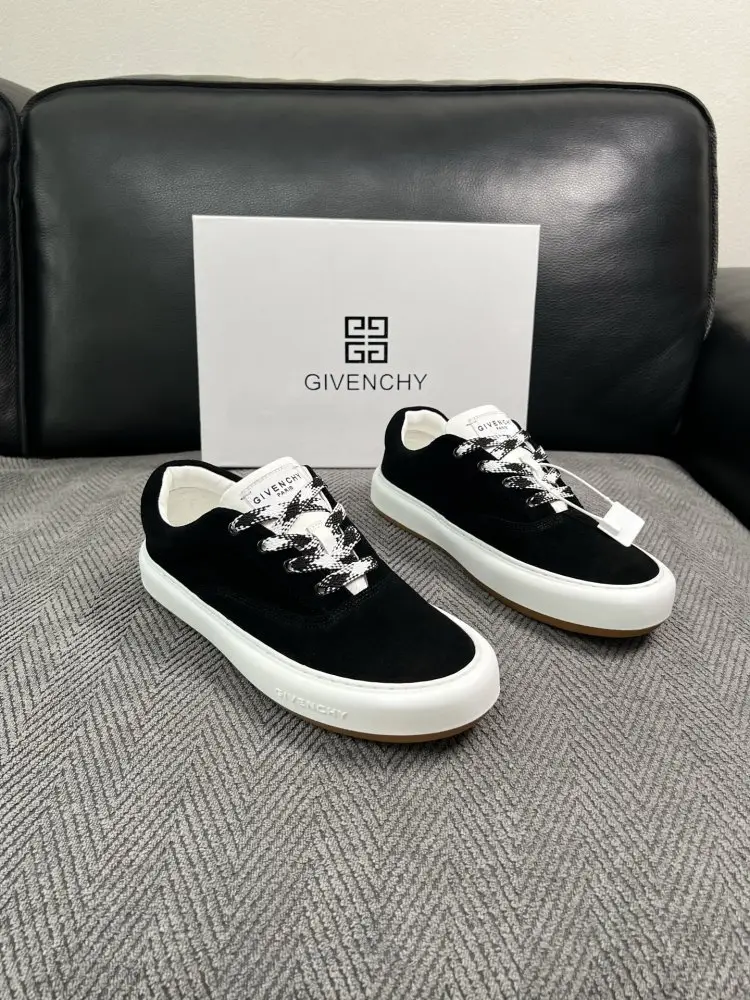 Givenchy — Sneakers men's