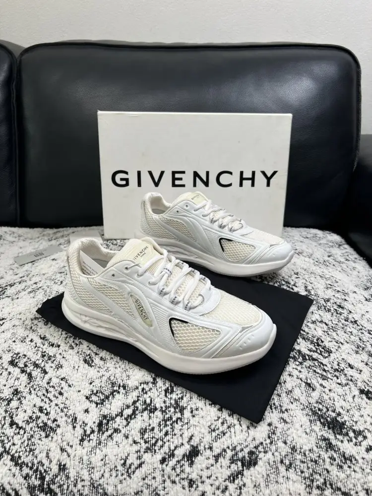 Sneakers men's