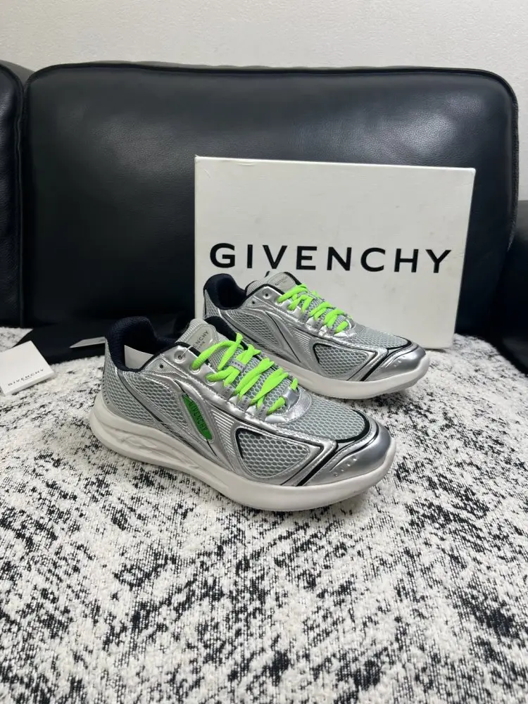 Givenchy — Sneakers men's