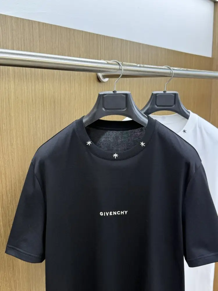 Givenchy T-shirt men's — Photo 2