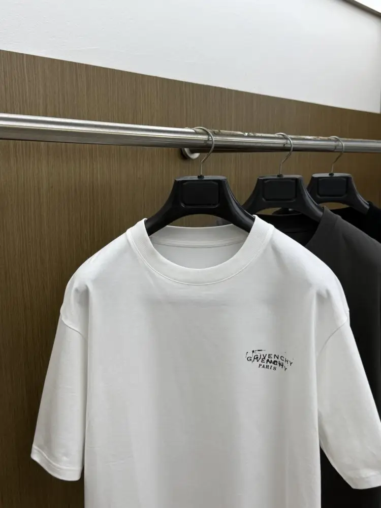 Givenchy Футболка чоловіча — Фото 2