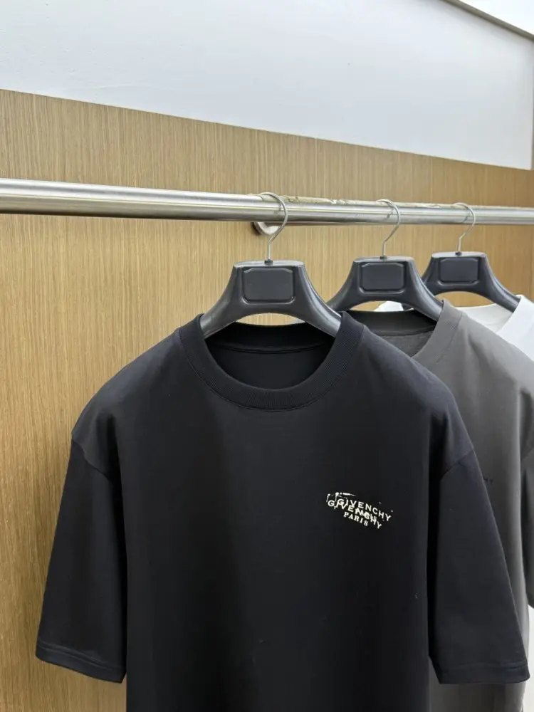 Givenchy Футболка чоловіча — Фото 2